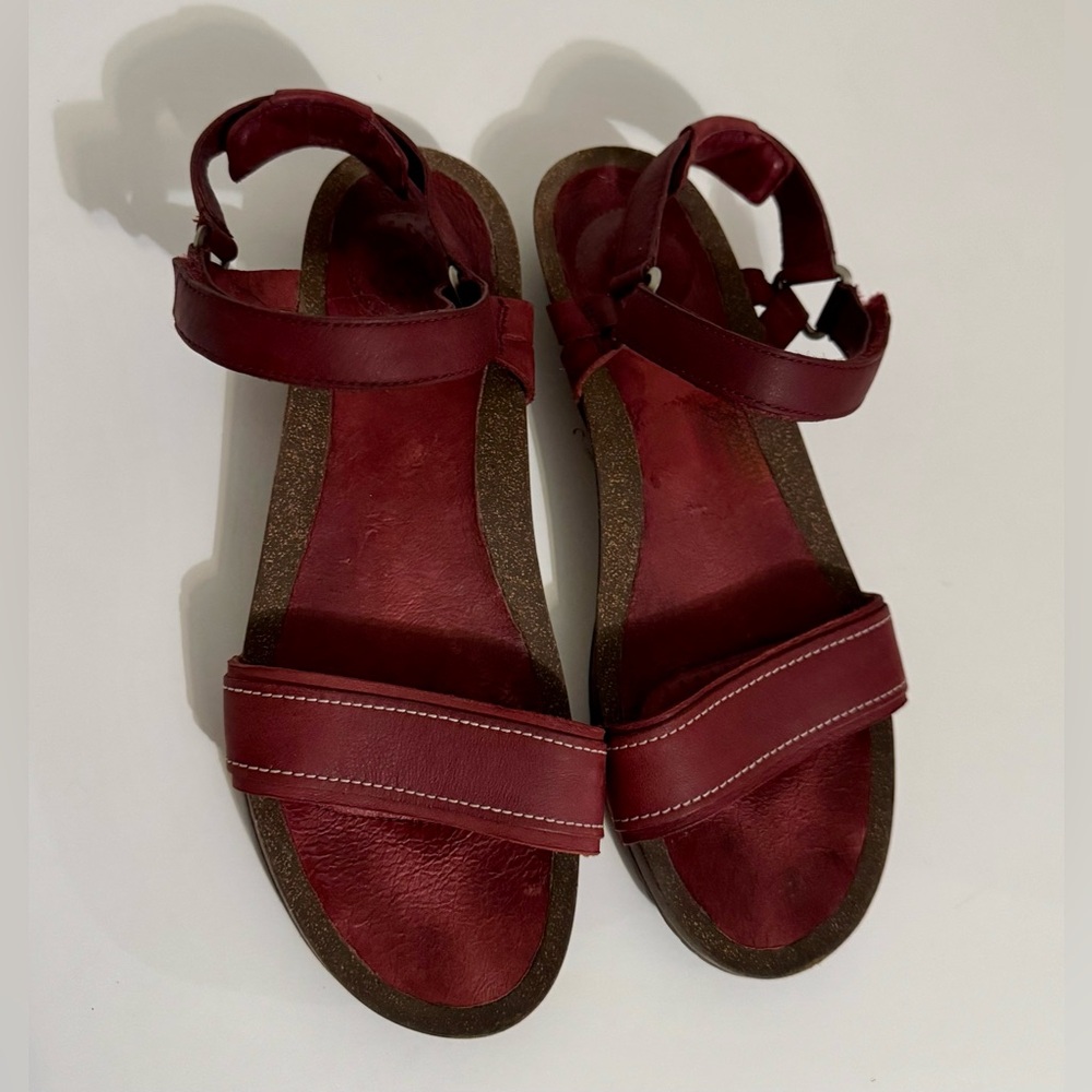 Teva Ysidro Stitch Red Burgundy Flat Leatherβ Sandals Size:11